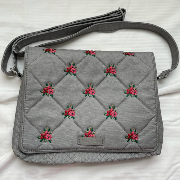Vera Bradley turnabout crossbody purse - Picture 1 of 4